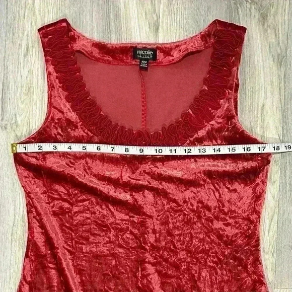 Nicole Miller Women’s Soft Red Velour Sleeveless Ruffle Mini Dress Size M - Picture 7 of 7